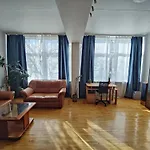 Spacious Apartment Near Old Town